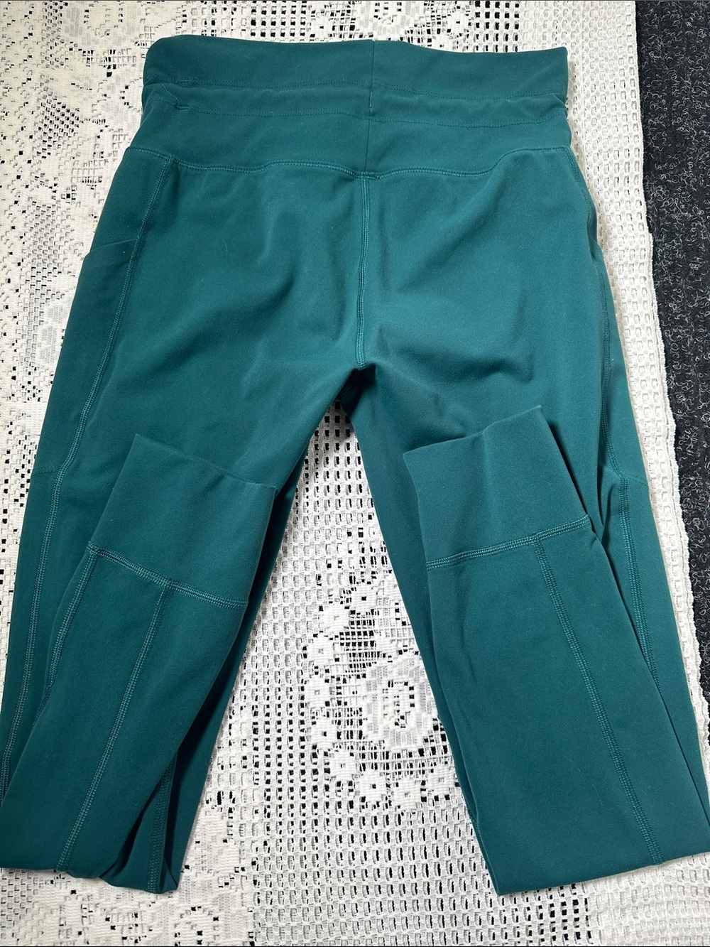 Vuori Daily Pocket Leggings - Picture 8 of 9